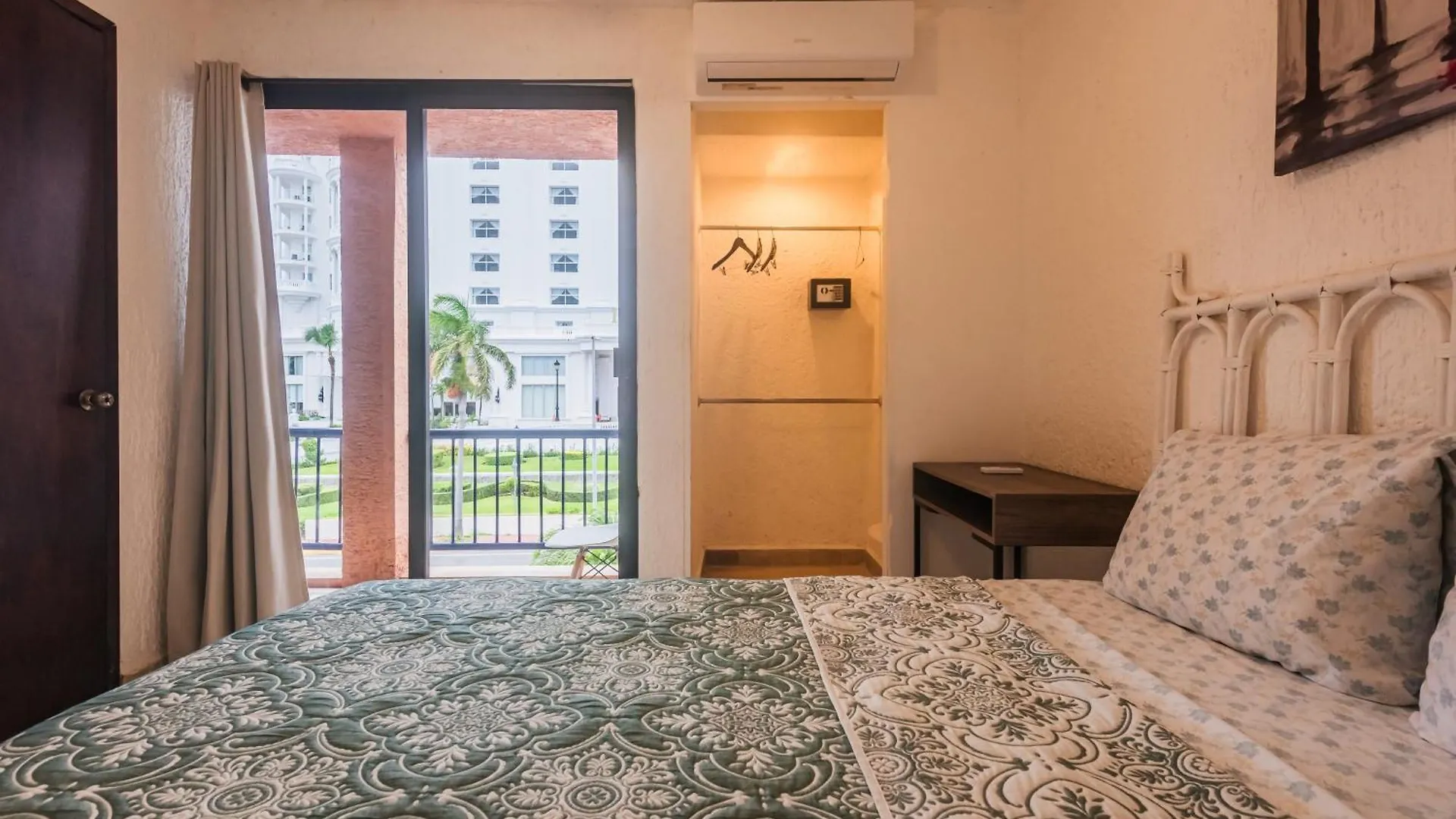 Cancun Suites Apartments - Hotel Zone Mexico